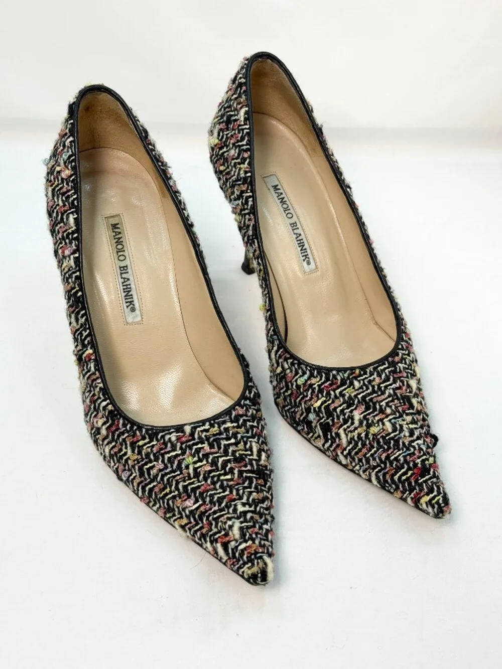 Manolo Blahnik Tweed Pointed Toe Pumps Multicolor Boucle Heels Size 39